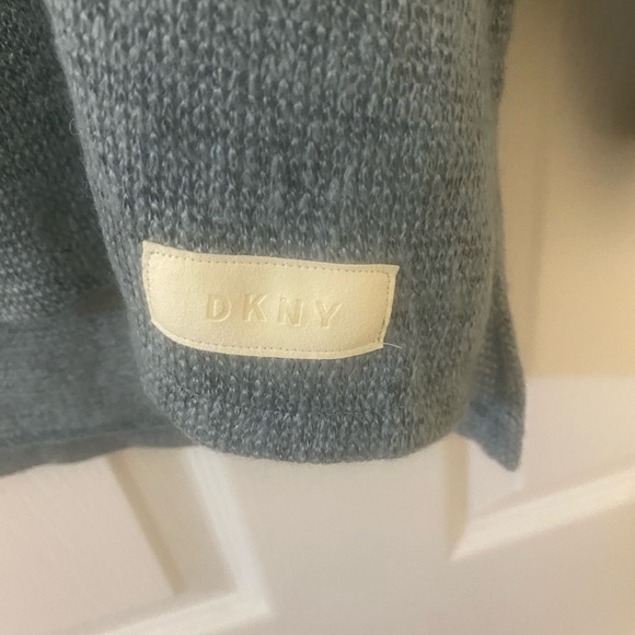 Dkny NWT Size Large Grey/Black Knit Sweater - Picture 4 of 4